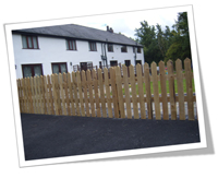 MCJ FENCING  Pointed Palisade Fence